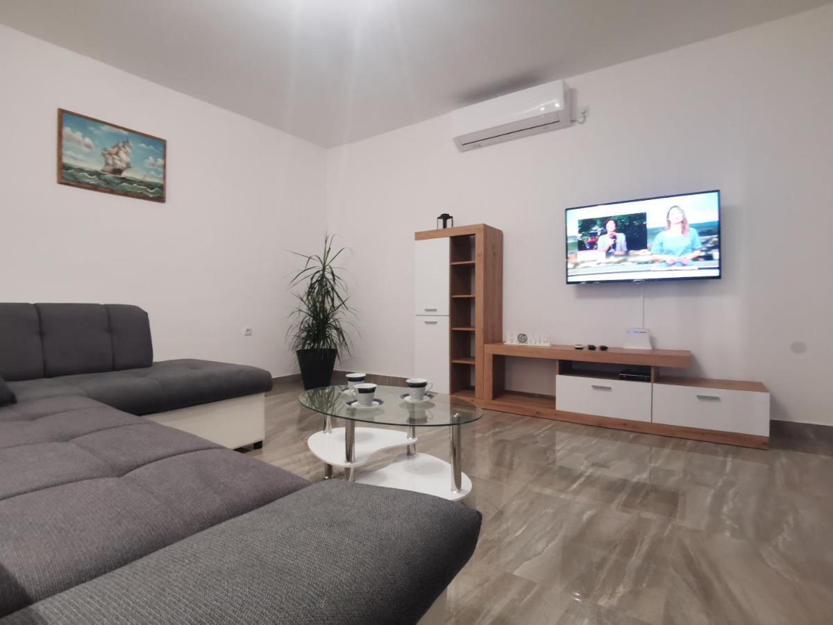Mariva Apartments Lopar Eksteriør bilde
