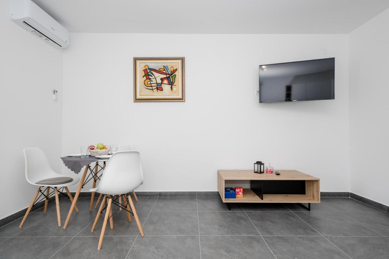 Mariva Apartments Lopar Eksteriør bilde